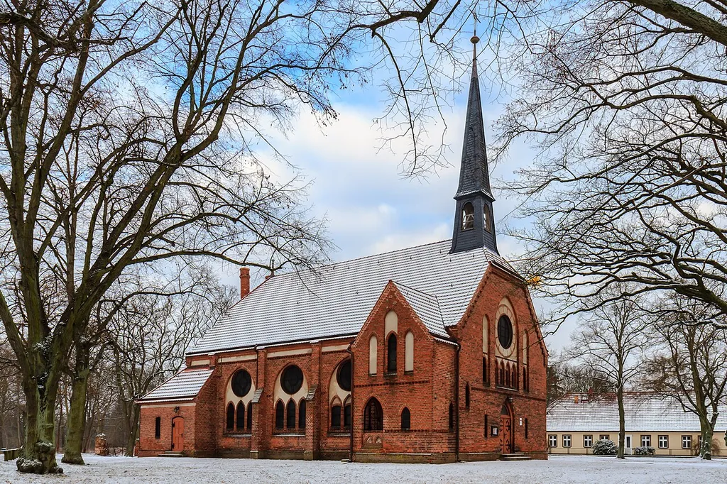 Evangelische Kirche in (Oranienburg-) Friedrichsthal, Brandenburg