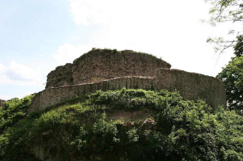 Ruine Schauenburg bei Dossenheim, Ansicht der Kernburg von Osten.
