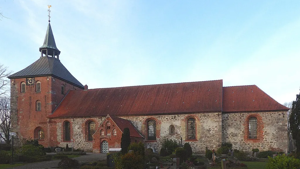 Grundhof Marienkirche spätromanische Feldsteinkircheirche 12 Jh mit spätgotischem Turm in Mischmauerwerk - Foto 2018 Wolfgang Pehlemann P1280581