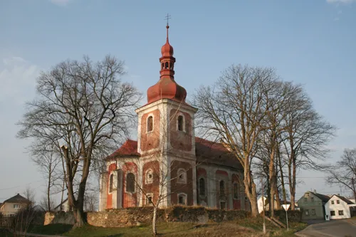 Kostel svatého Prokopa z roku 1365 v Úněšově, okres Plzeň-sever, Česká republika. Původně gotický kostel, který byl později barokně přestavěn. Kolem kostela býval hřbitov, který byl v 70. letech 20. století zrušen.