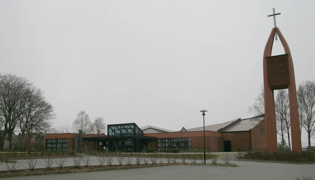 Tjensvoll_kirke