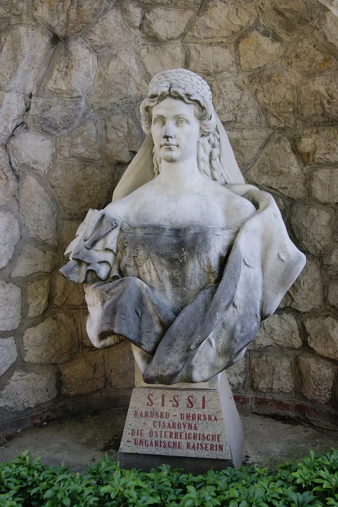 Bust of Elisabeth of Austria