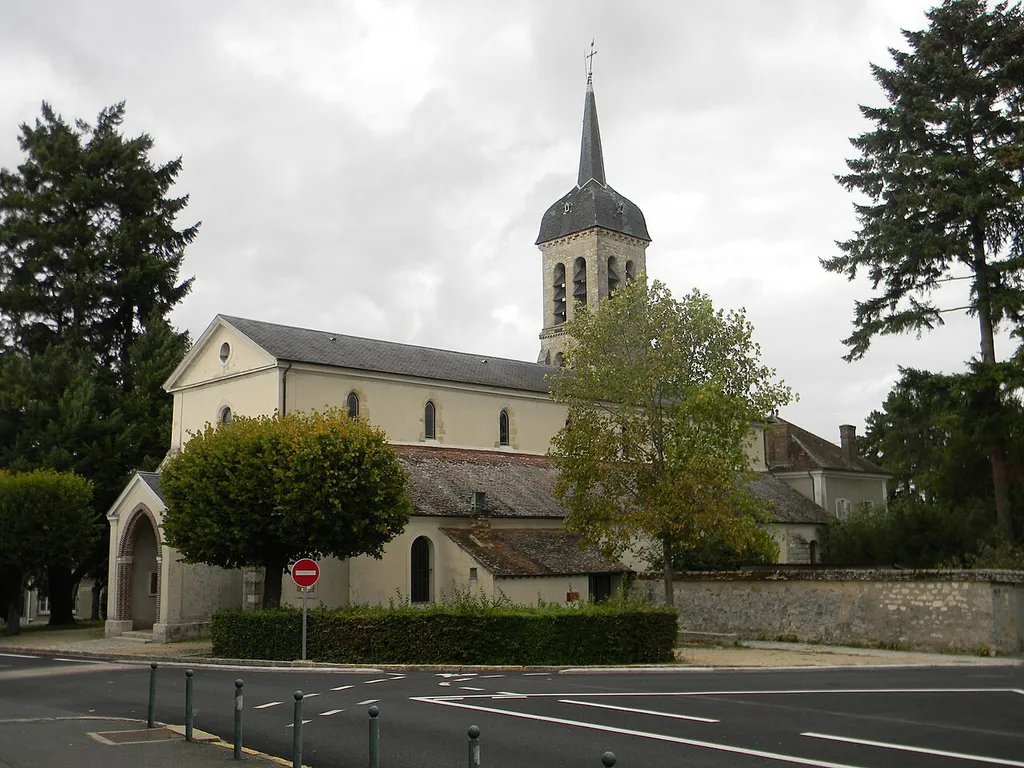 Église Saint-Pierre de Bois-le-Roi (77590) (XIIe et XIXe siècles).