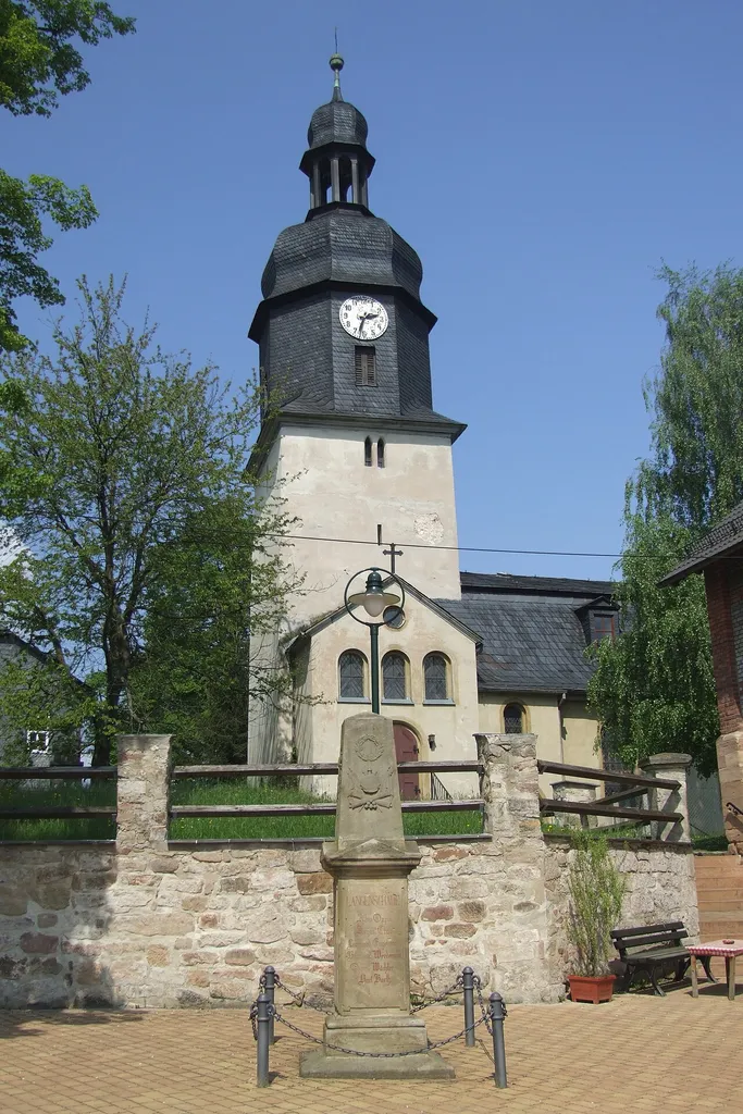 Denkmalgeschützte Kirche in Langenschade, Ortsteil von Unterwellenborn
