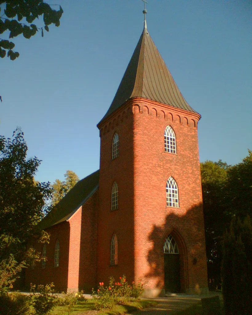 Hohenstein church next to B 202