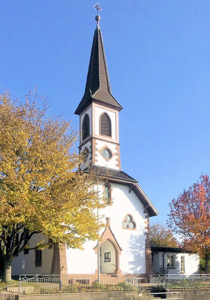 Nordwestseite der Christuskirche in Ettenheim, Ortenaukreis