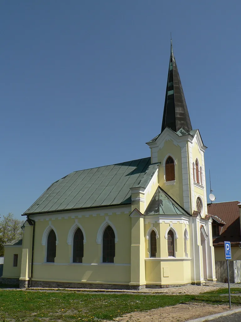 Starokatolický kostel sv. Ducha v Břidličné.