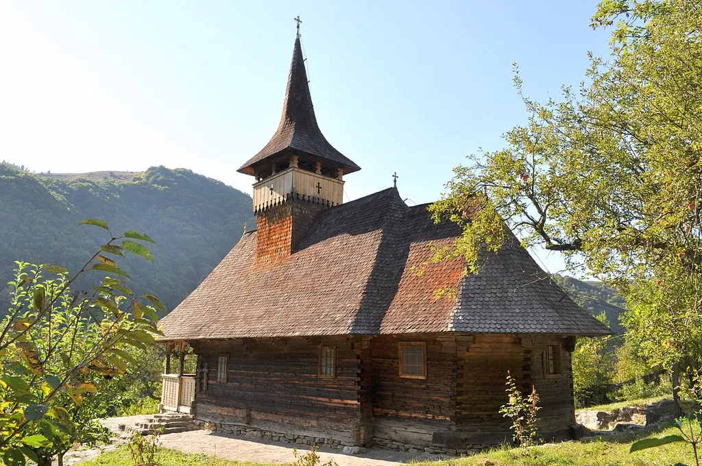 Wooden church in Sub Piatră, Alba county