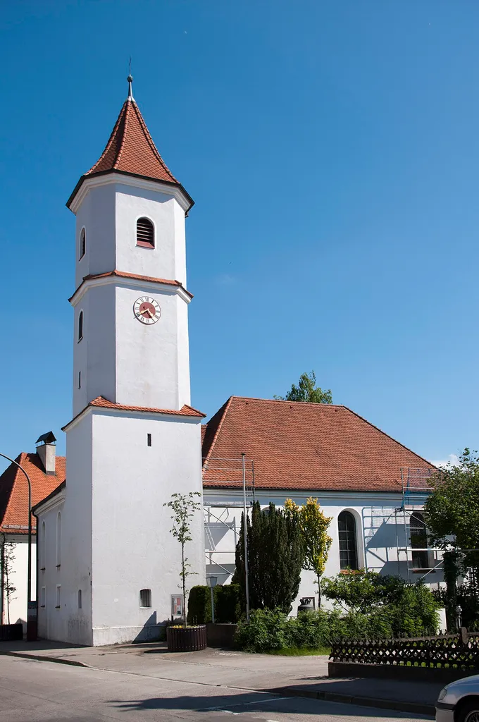 ehem. kath. Pfarrkirche St. Jakobus d.Ä., erbaut 1820 von Landbaumeister Schwesinger, seit 1962 evangelische Kirche.