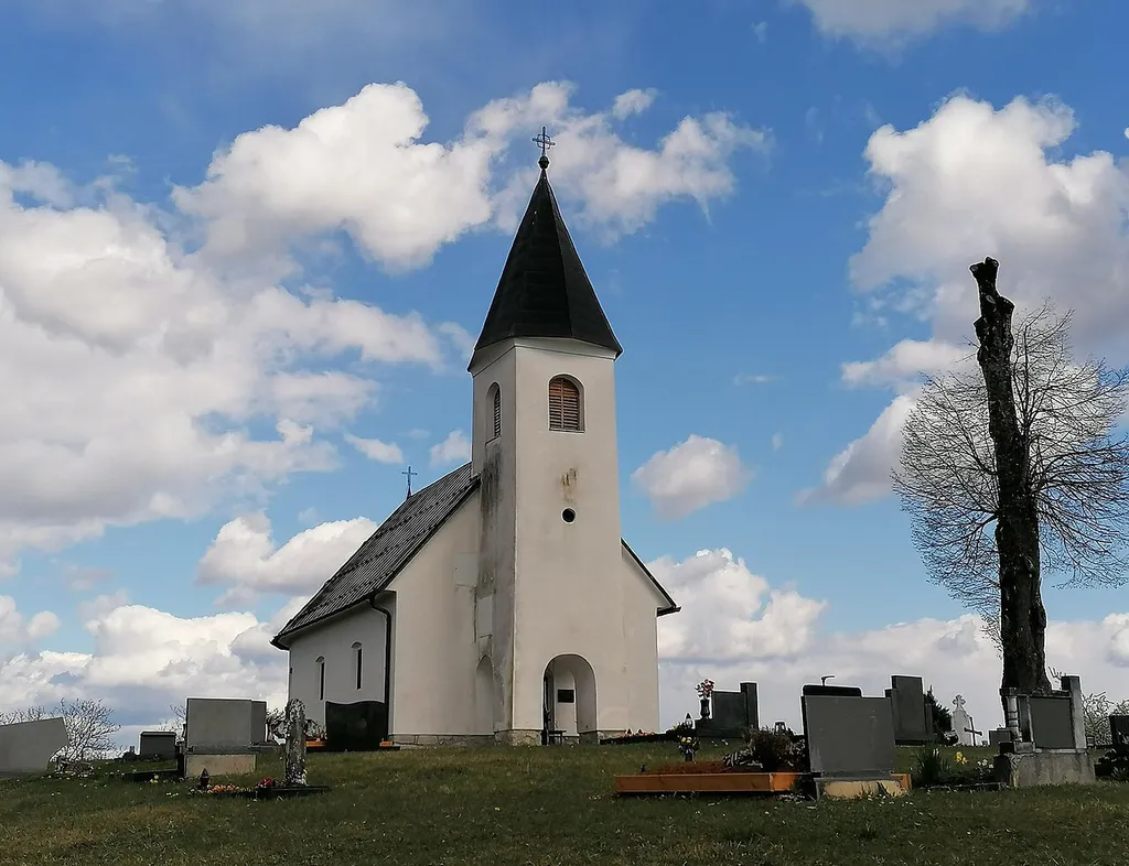 Bojanci_-_Cerkev_Obglavljenja_sv._Janeza_Krstnika
