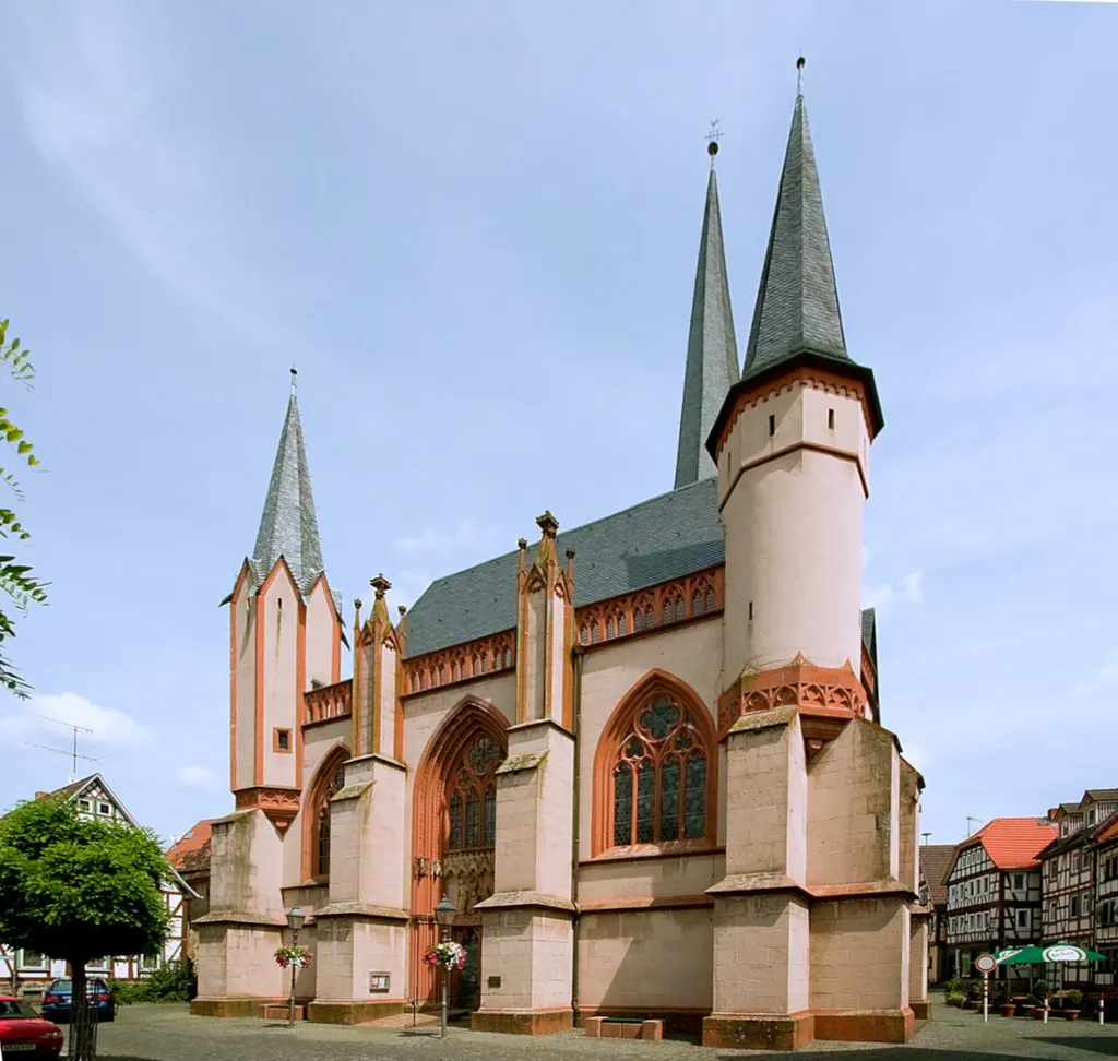 Die Liebfrauenkirche in Schotten im Vogelsbergkreis. Die gotische Hallenkirche wurde zwischen 1300 und 1400 erbaut.