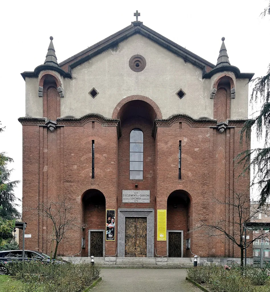 facciata della Chiesa di San Dionigi in Santi Clemente e Guido (Milan)