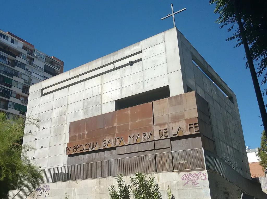 Iglesia parroquial de Santa María de la Fe, Madrid, España.