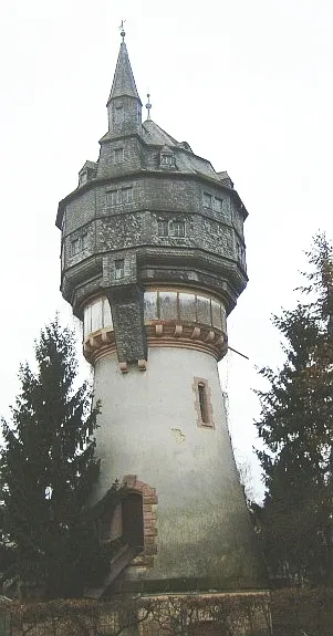 the water-tower of Eschersheim/Frankfurt/Main/Germany (de: Der alte Wasserturm in Eschersheim, Am Lindenbaum, gegenüber Nummer 93)