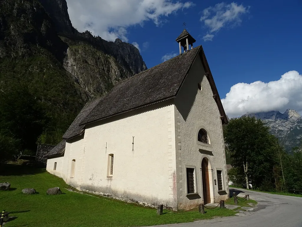 Valle di San Lucano (Taibon Agordino, Veneto, Italy), Saint Lucanus church