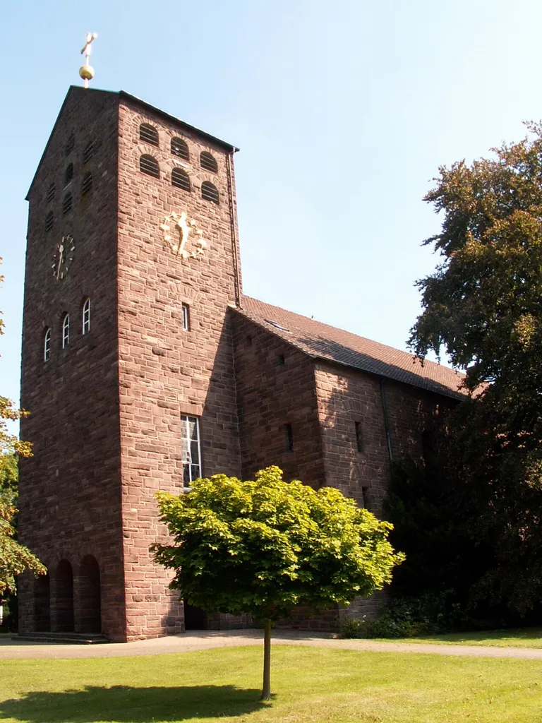 ev. Heilandkirche in Löhne, Stadtteil Mennighüffen, Ansicht von Südwesten