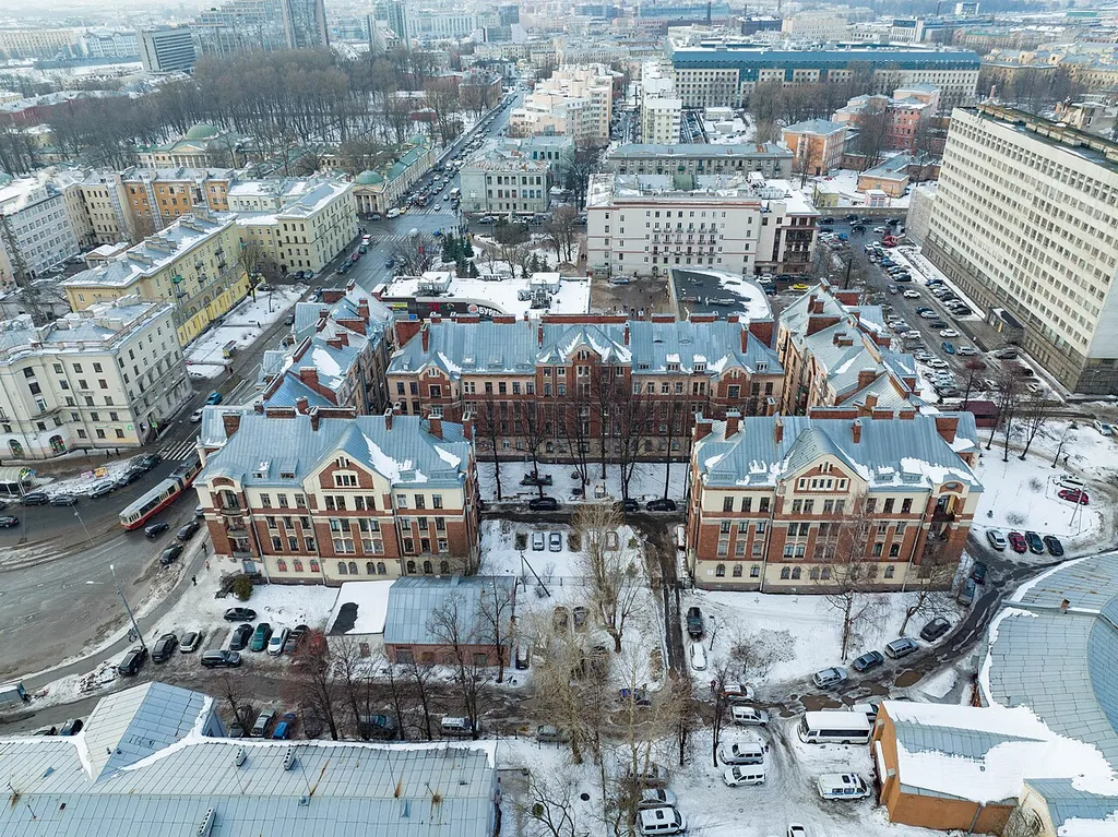 Жилые дома для служащих Финляндской железной дороги: Боткинская улица, 1 (литеры), Калининский район, Санкт-Петербург