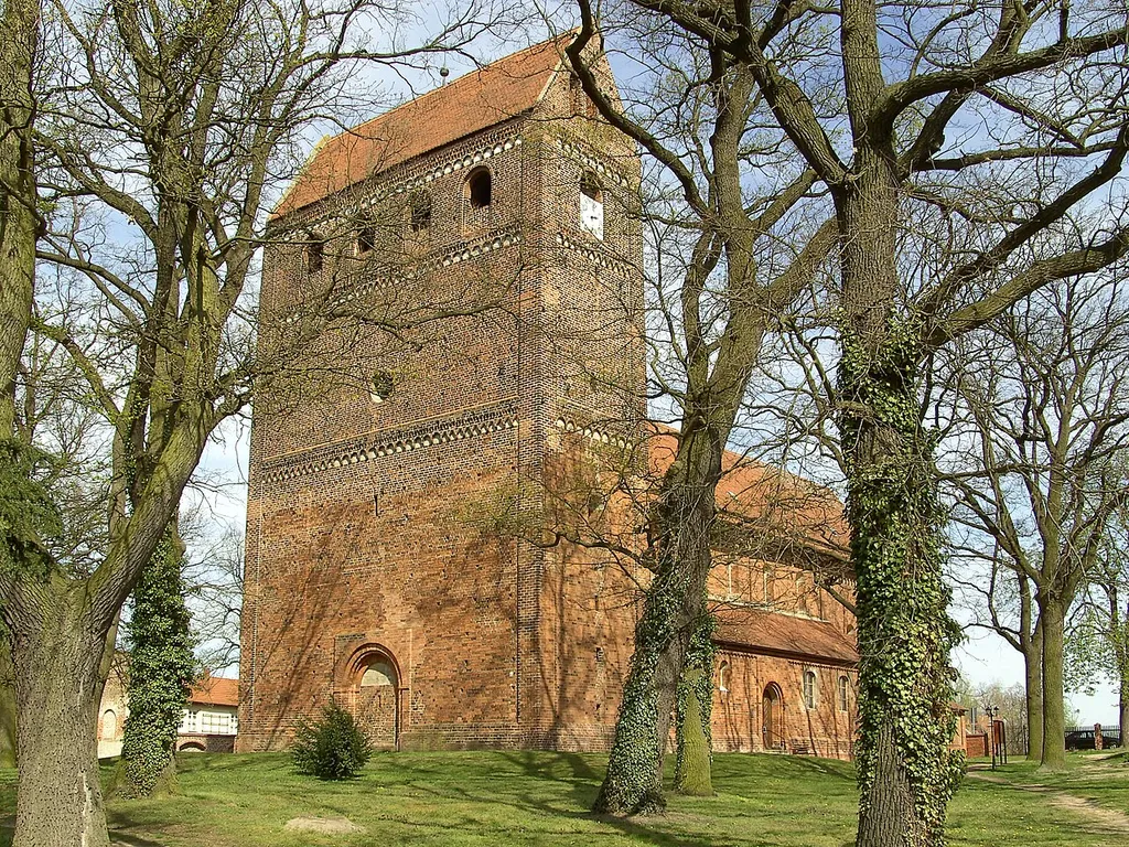 Romanische Dorfkirche in Schönhausen (Elbe)