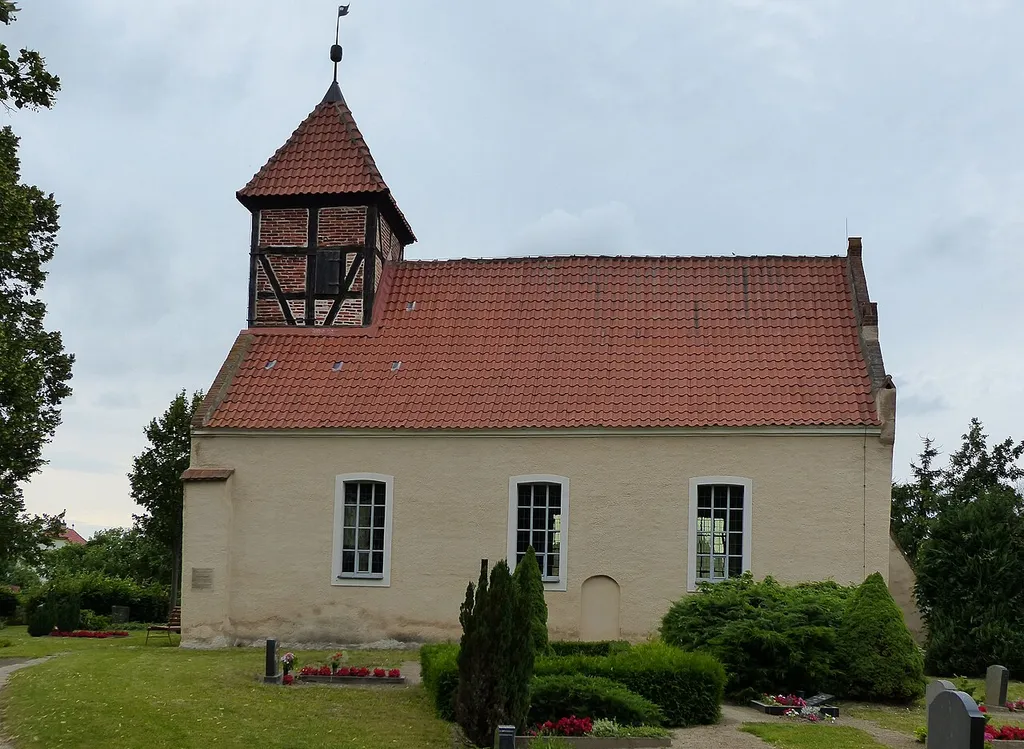 Kirche Bugewitz, Südseite