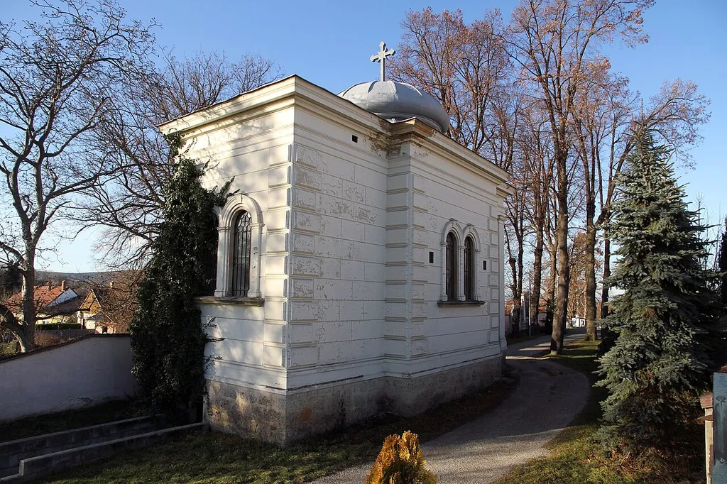 Mausoleum der Familie Rumerskirch am Friedhof von Reidling, ein Ortsteil der niederösterreichischen Gemeinde Sitzenberg-Reidling.