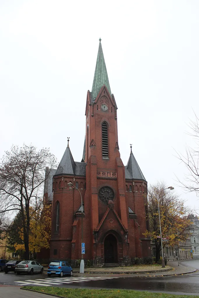Bývalý evangelický kostel v Opavě (pohled od jihovýchodu).