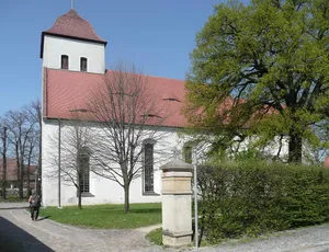 Einzeldenkmale der Sachgesamtheit Johanneskirche und Kirchhof: Kirche, mittelalterliche Wehrmauer mit Hussitentor, Einfriedungsmauerreste an der Görlitzer Straße, Denkmale für die Gefallenen der Franzosenkriege und des Ersten Weltkrieges, sechs Gr