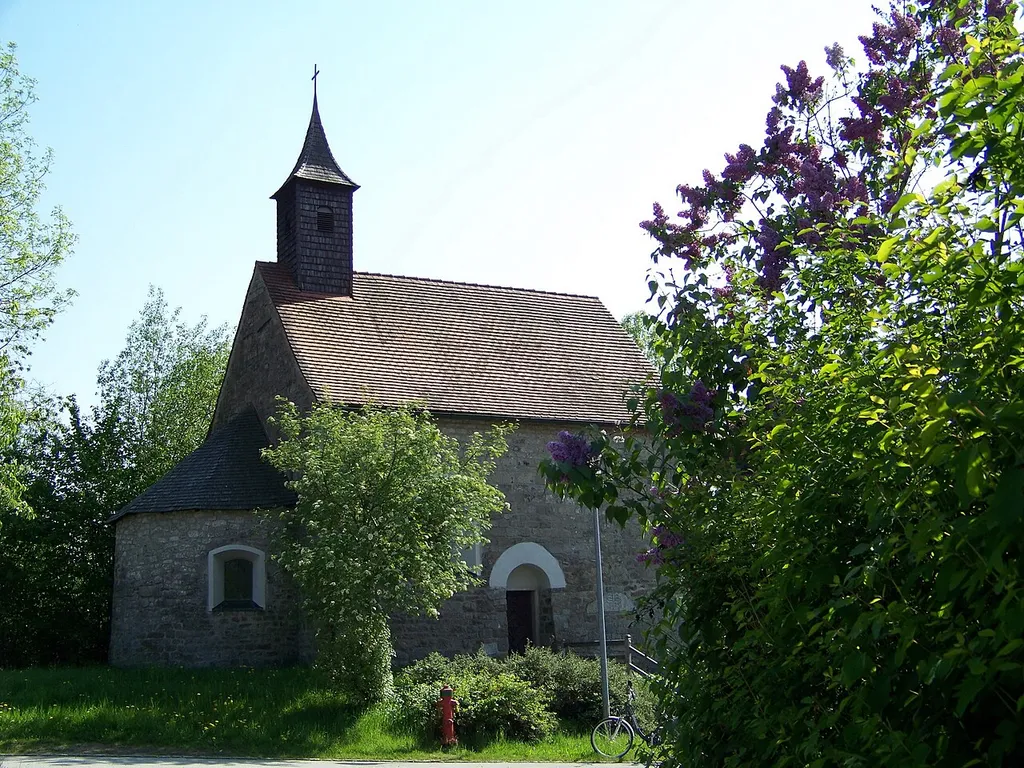 Kirchroth, Krumbach, Römerweg 16. Kath. Filialkirche St. Jakob, einheitlich romanischer Bau; mit Ausstattung.