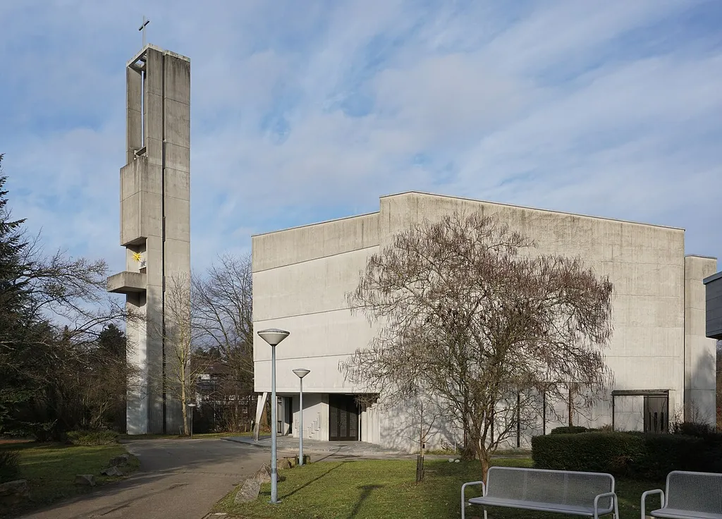 Offenburg 2020. Die Auferstehungskirche in der Hölderlinstraße.