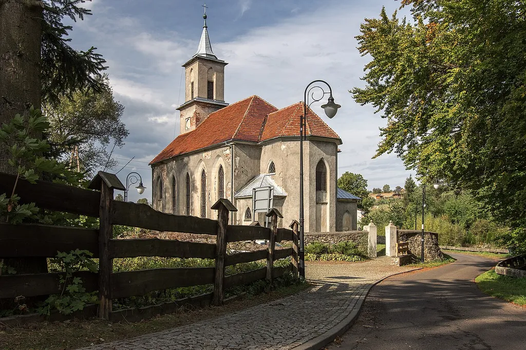 Glinno, kościół fil. p.w. Matki Boskiej Bolesnej, 1827-1830