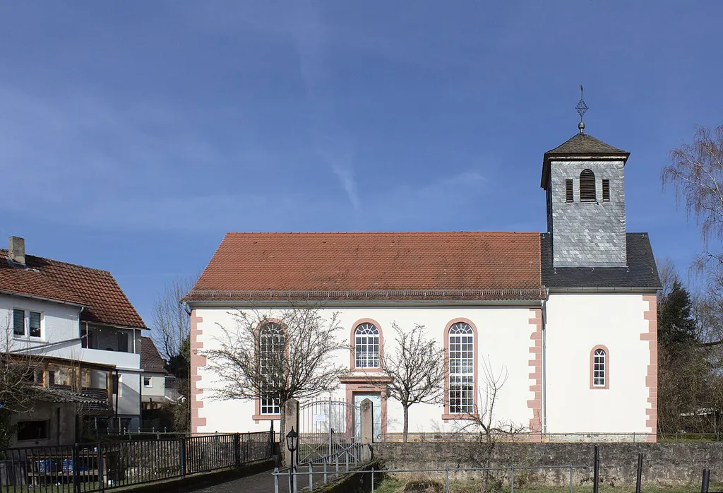 Evangelische Kirche, erbaut 1844 This is a picture of the Hessian Kulturdenkmal (cultural monument) with the ID UnknownUnknown ? (Wikidata)