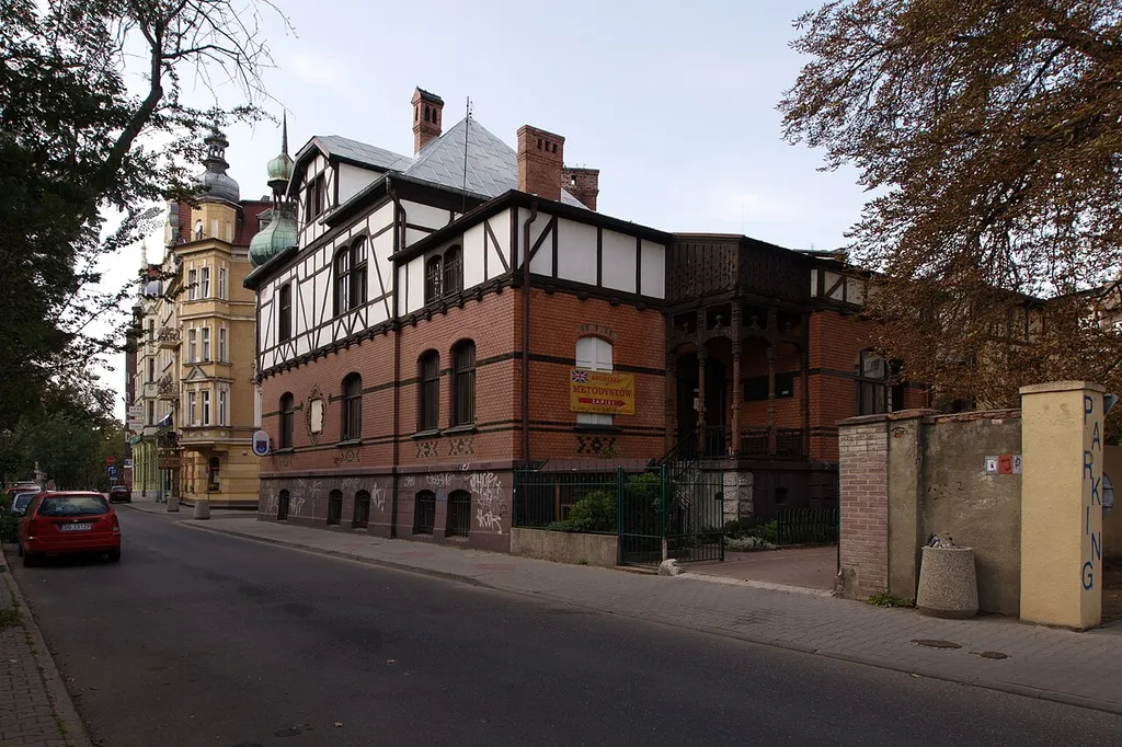 Gliwice, ul. Kłodnicka 3 - dawniej budynek mieszkalny, obecnie kościół ewangelicko-metodystyczny (zabytek nr A/19/99)