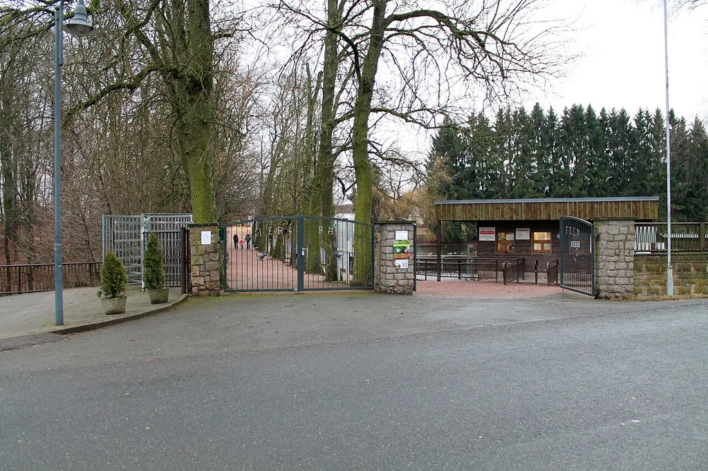 Hirschfelder Tierpark, Eingang.