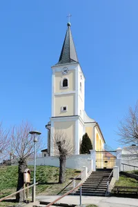 Kath. Pfarrkirche hl. Margaretha mit Kirchhof und Grabsteinen
