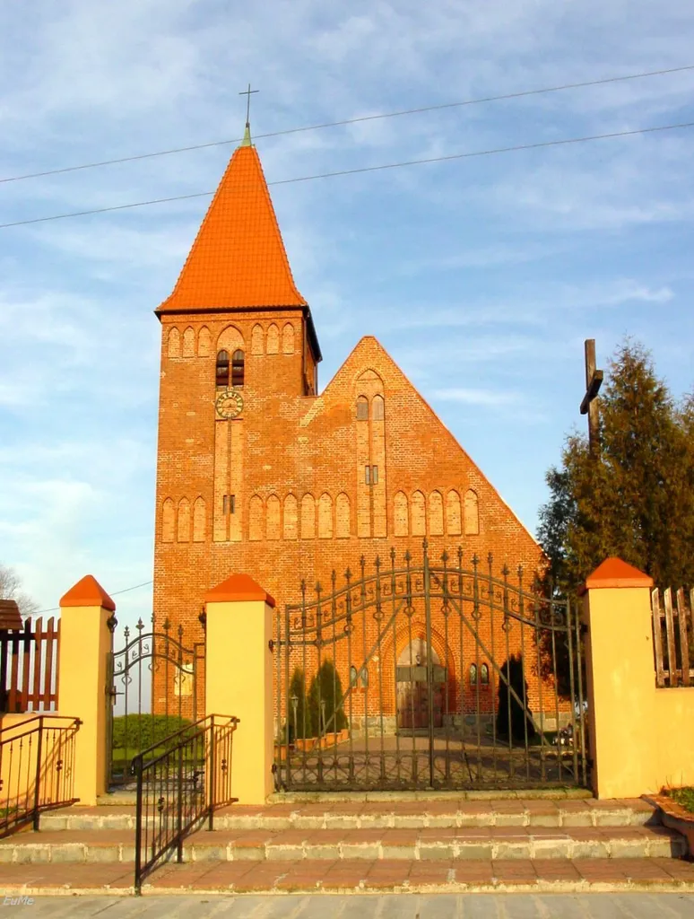 Olszewo Węgorzewskie. Kościół pod wezwaniem Podwyższenia Krzyża Świętego