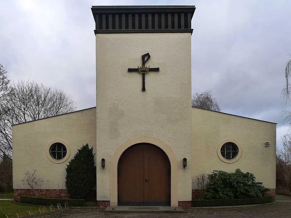 Portalturm der Kirche