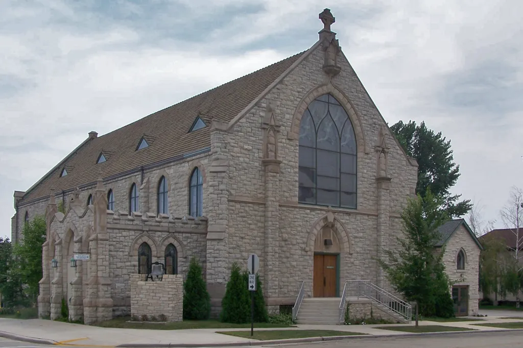 St. James' Episcopal Church, Manitowoc, Wisconsin (view from the northeast)