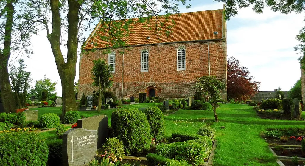 Evangelisch-lutherische St. Martinus-Kirche Etzel (Nordseite) Ortschaft Etzel, Gemeinde Friedeburg, Landkreis Wittmund, Niedersachsen, Deutschland