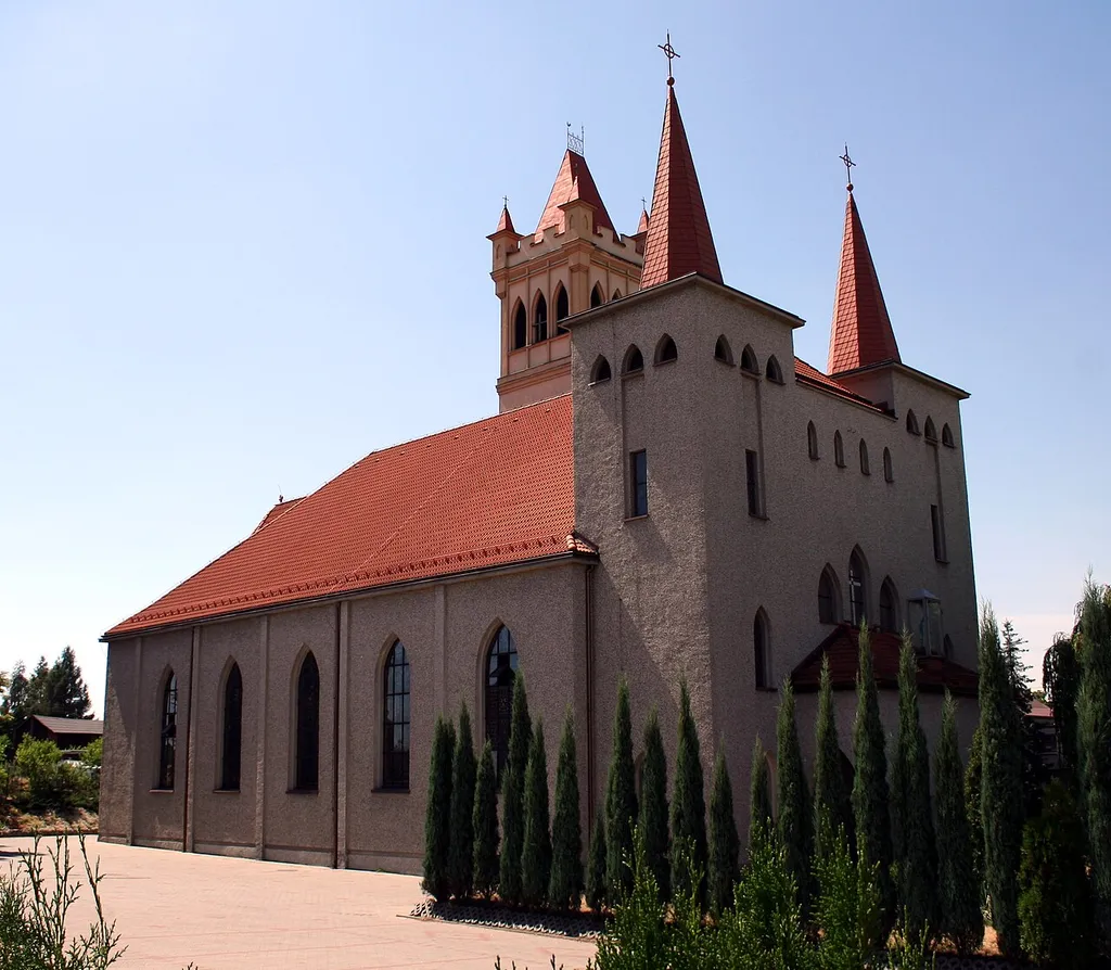 Kościół pw. Matki Boskiej Szkaplerznej i św. Piusa X w Rybniku-Zebrzydowicach.
