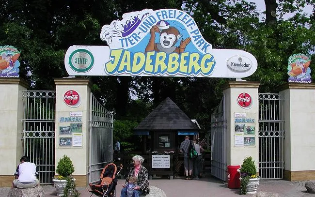 Eingang zum Jaderpark, Landkreis Wesermarsch, Niedersachsen, Deutschland