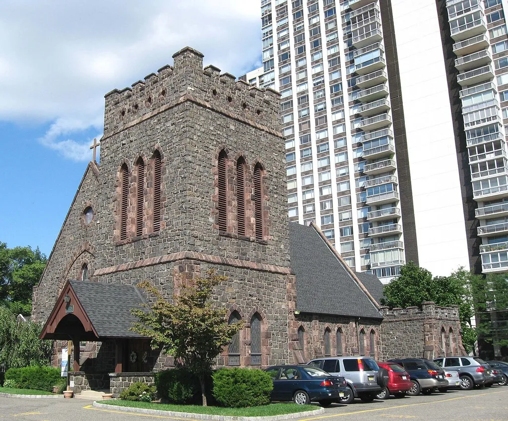 The Good Shepherd Episcopalian Church in Fort Lee, New Jersey. Looking northeast from Palisade Avenue.