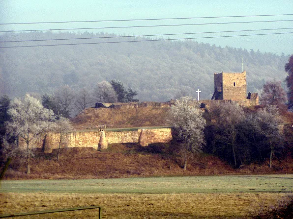 Burgruine Wartenberg (Dez. 2004) (Original text: Die Burgruine Wartenberg bei der Gemeinde Wartenberg)