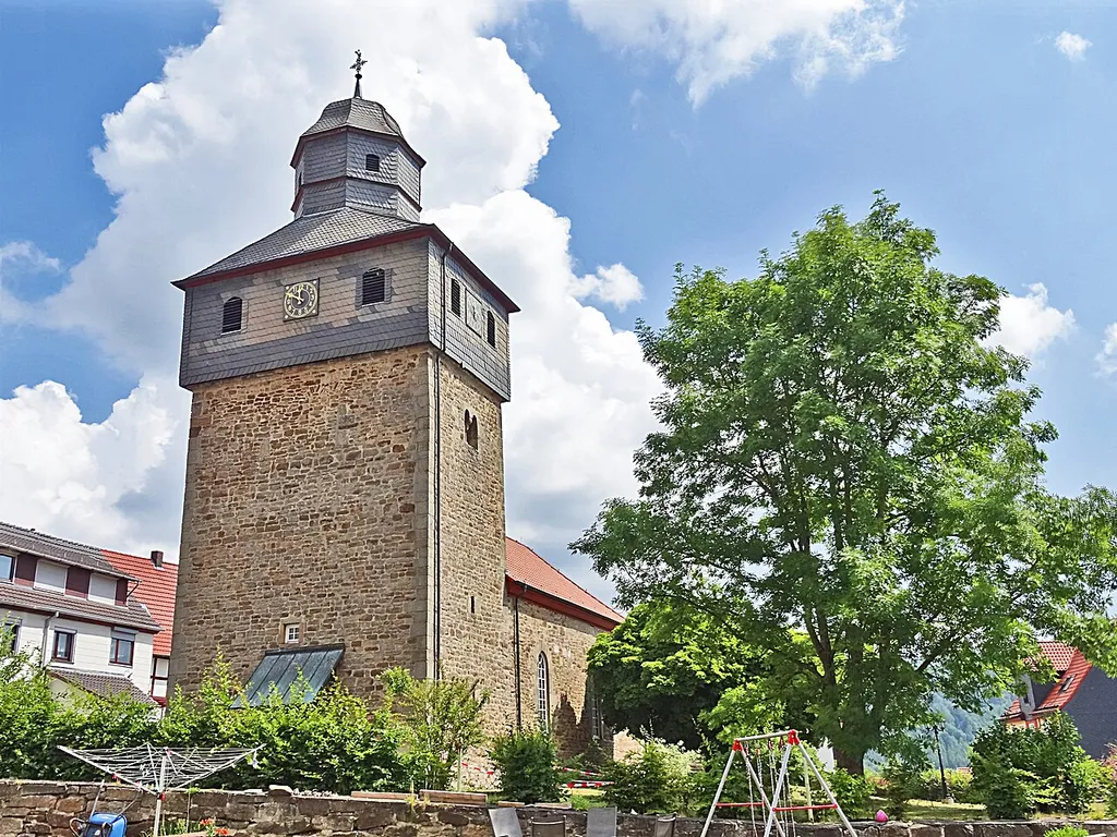 Thomaskirche (Eschenstruth) von Südwesten