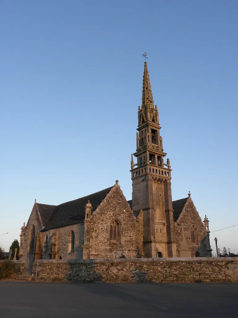 Façade occidentale de l'église saint-Éguiner de Loc-Éguiner (29Façade occidentale de l'église saint-Éguiner de Loc-Éguiner (29).