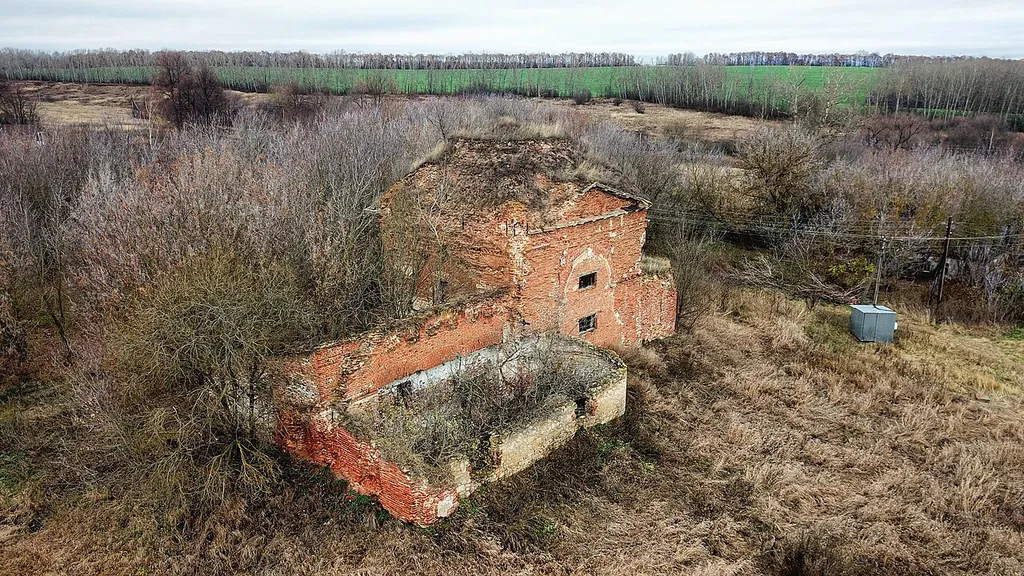 Church of the Protection of the Theotokos in Lapotkovo, Shchyokinsky District‎, Tula Oblast (late 17th century).
