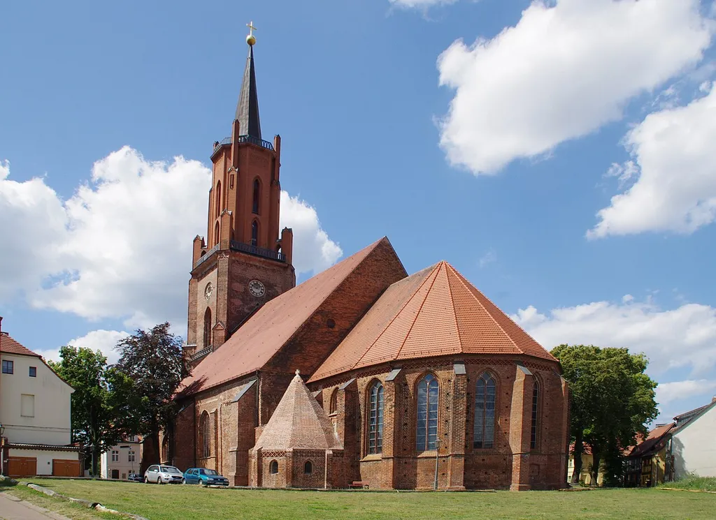 Rathenow in Brandenburg. Das Haus in der steht unter Denkmalschutz.
