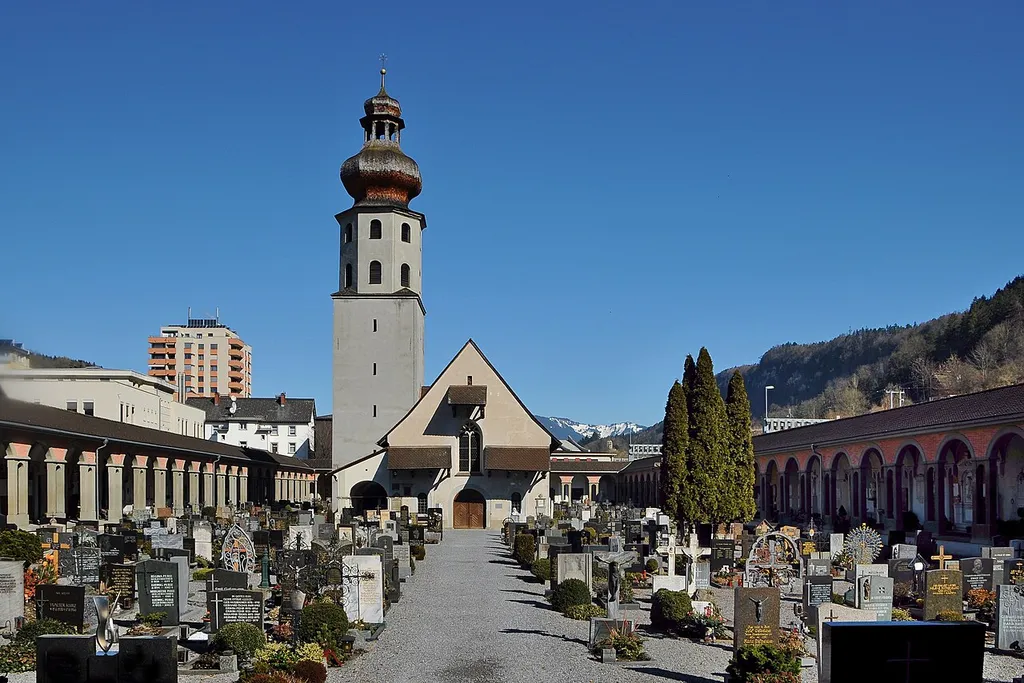 aus dem DEHIO Vorarlberg 1983: Feldkirch Levis Waldfriedgasse Nr.5 Friedhofskirche hll. Peter und Paul. und Friedhof hll. Peter und Paul.