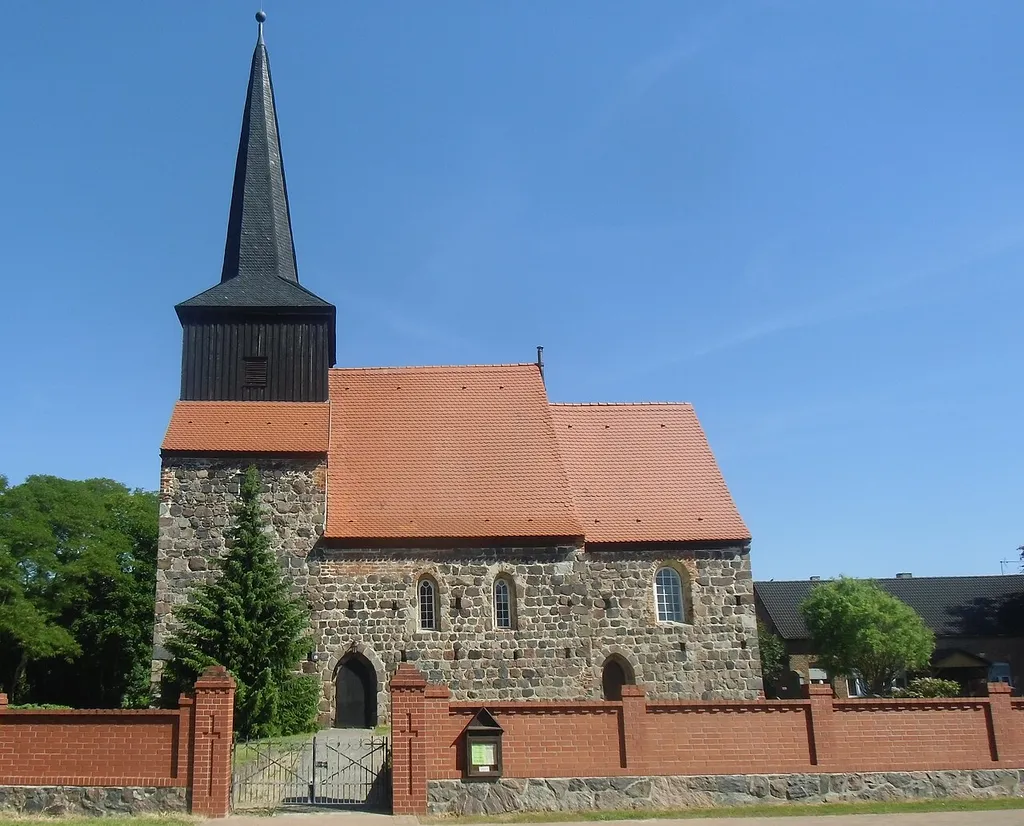 Denkmalgeschützte Dorfkirche, Dorfstraße 22 in Metzelthin, Ortsteil von Wusterhausen/Dosse