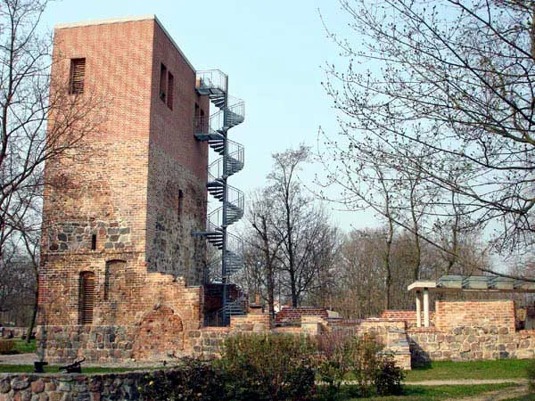 Podelzig - Ruine der Dorfkirche
