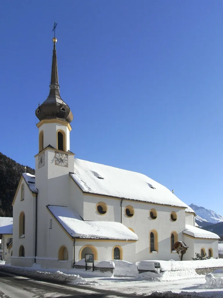 Scharnitz, Pfarrkirche Mariahilf von Westen gesehen