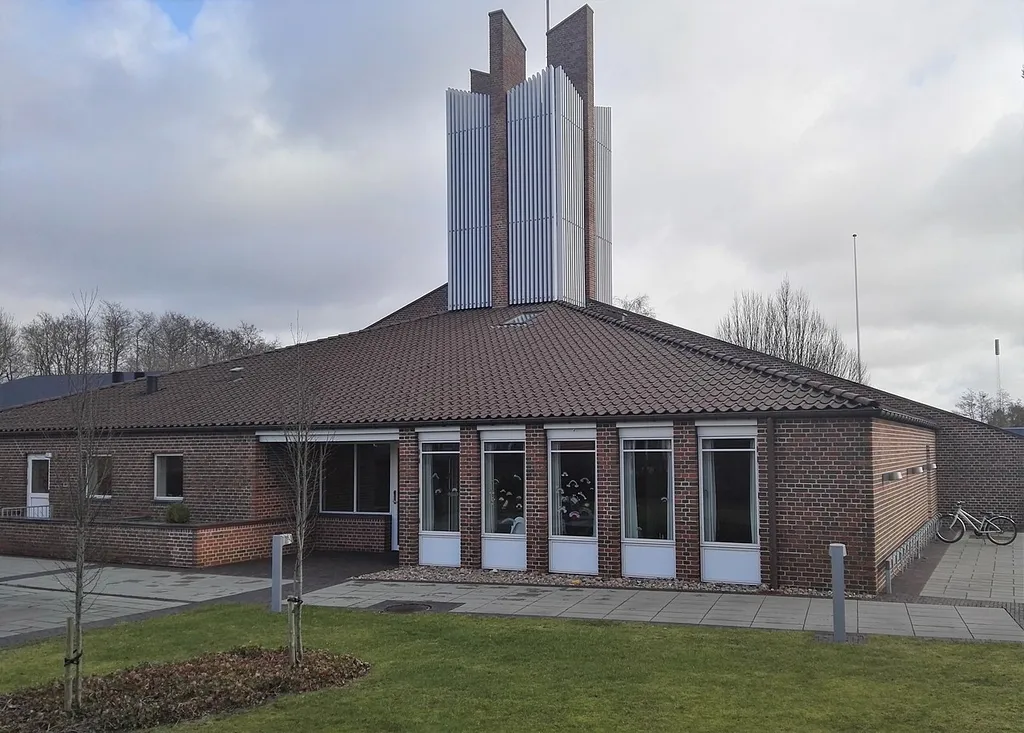 Mejdal Kirke i Holstebro fra vest